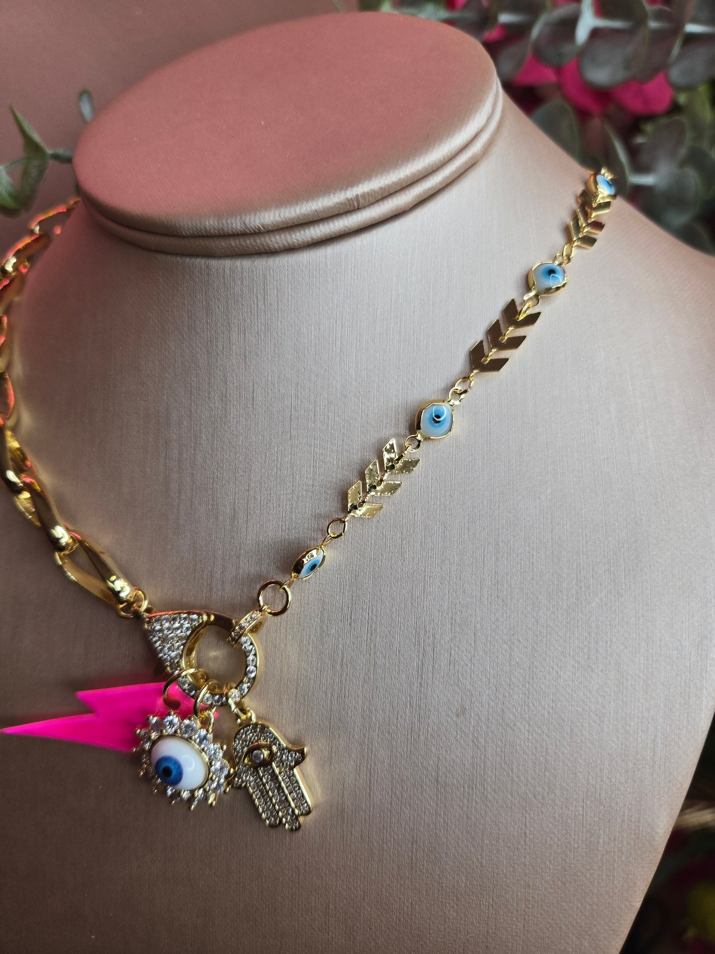 Ojito necklace