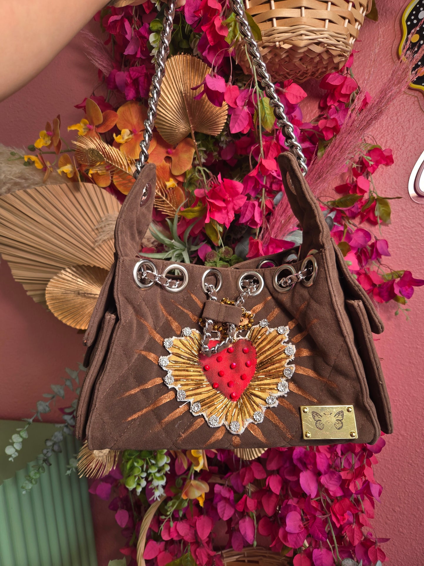 Bolsa corazon sagrado