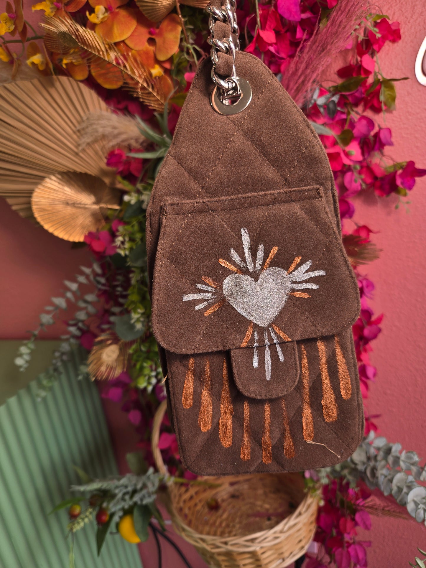 Bolsa corazon sagrado